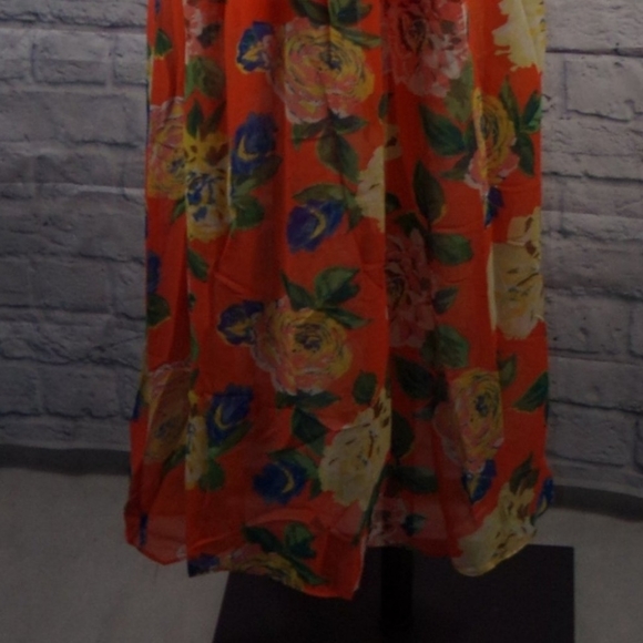 Sleeveless Dress - Picture 4 of 10